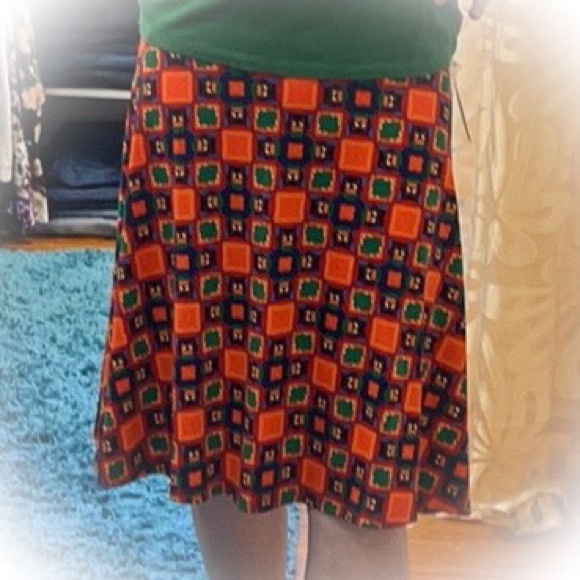 💕New with Tag Lularoe Azure Skirt💕 - Picture 2 of 9